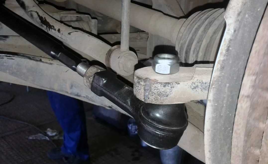 Замена и ремонт рулевых тяг