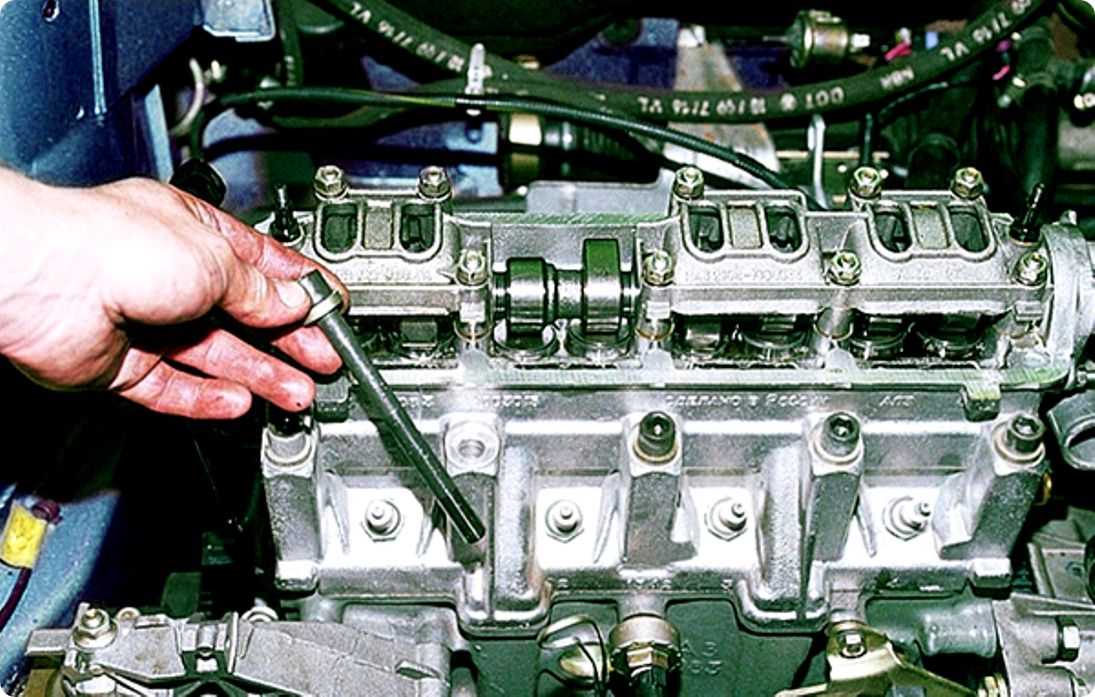 Как снять головку блока цилиндров на двигателе