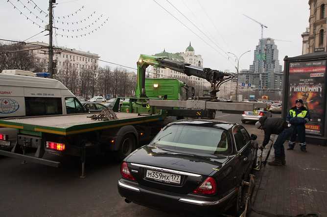 В столице утвердили регламент эвакуации машин без номеров / новости города / сайт москвы