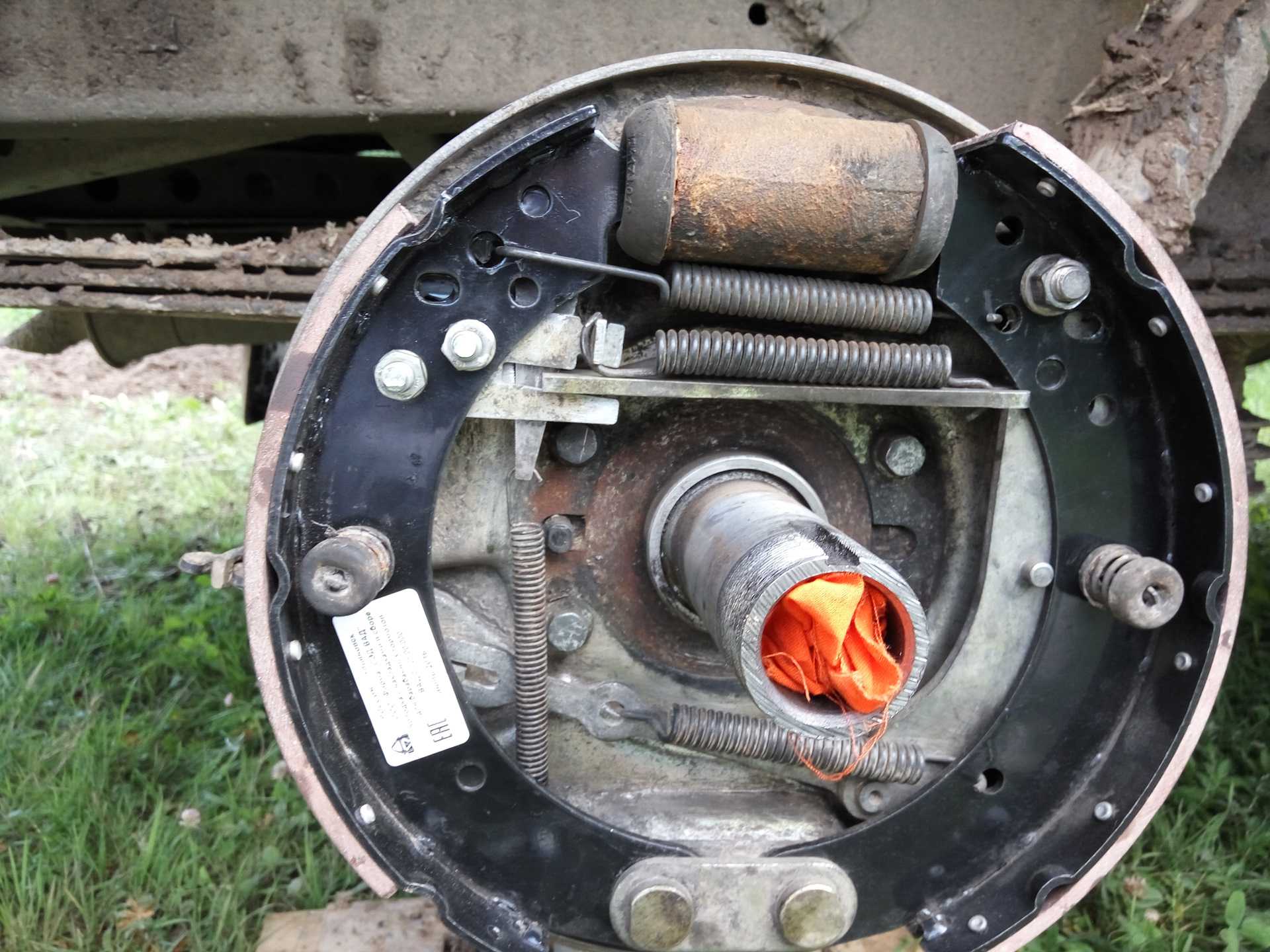 Замена тормозных колодок тормозного механизма переднего колеса уаз хантер 31516