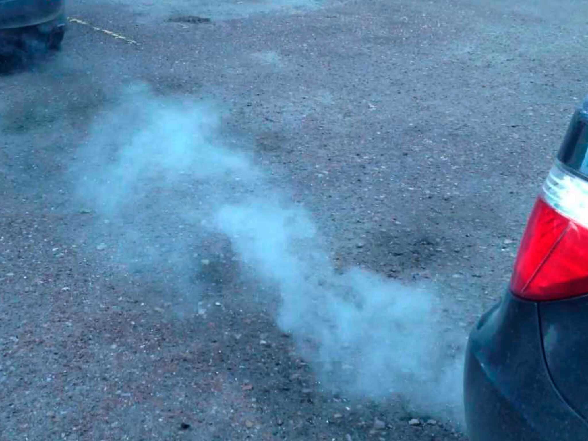 Дым из выхлопной трубы - как диагностировать машину по цвету выхлопа.