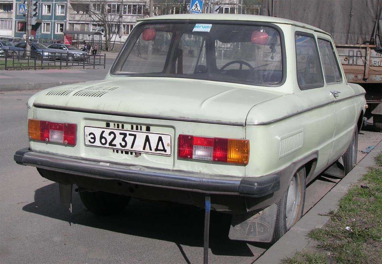 Кому принадлежат красные номера на машине в россии?