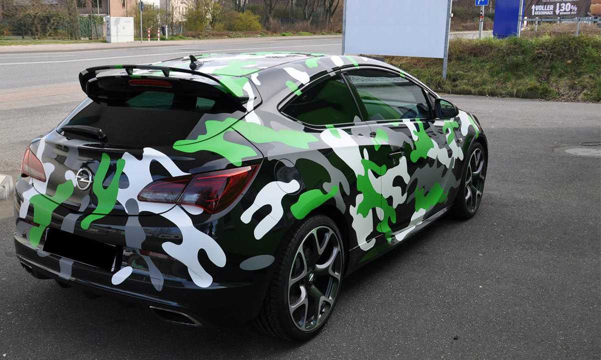Можно ли обклеить машину. Mazda cx7 камуфляж. Peugeot 308 Camouflage 2022. Пленка Фантом карбон камуфляж.