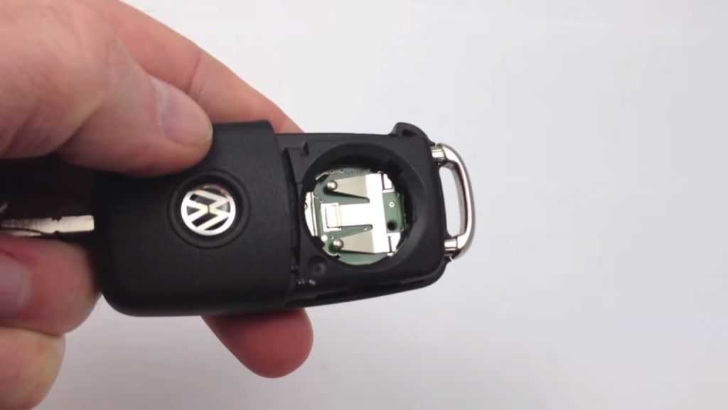 Почему не работает ключ от Volkswagen Passat, как разобрать ключ Фольксваген Пассат, какие батарейки используют в ключе Пассат Б6